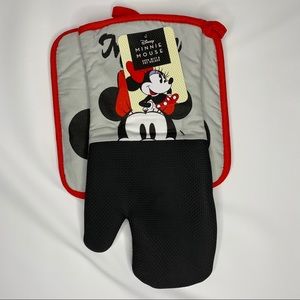 Disney Minnie Mouse Oven Mitt and Pot Holder